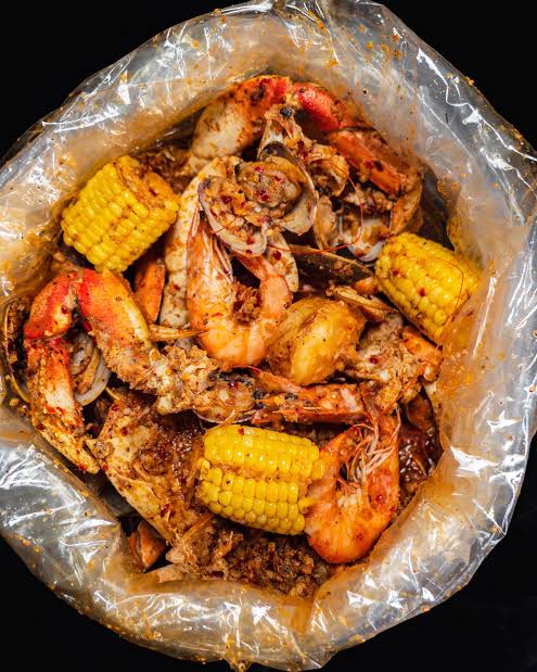 Seafood boil For Two (10 Prawns, 10 Muscles & 10 Calamari rings)