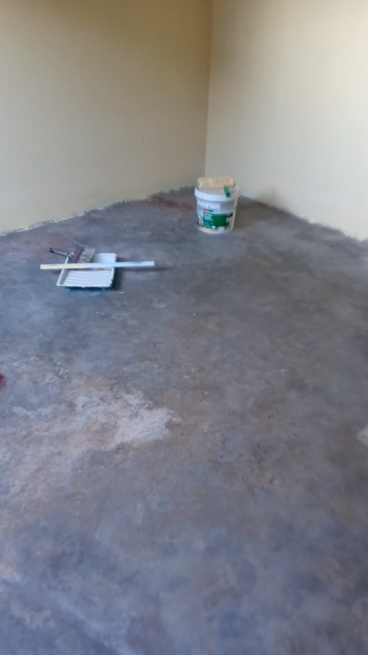 1 ROOM (Phomolong)